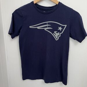 𝅺boys New England Patriots NFL T-Shirt size Medium
